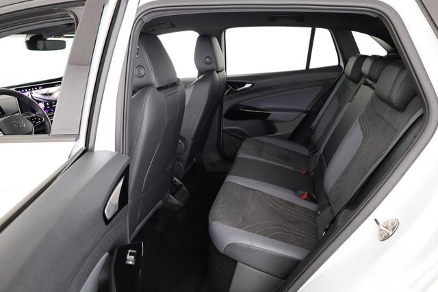 Volkswagen ID.4 Pure Performance 125 kW mit Infotainment-Paket Performance, Navi, IQ.Drive, AreaView, FS-beheizbar, el. Klappe, Winter, 18-Zoll 