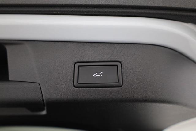 Volkswagen ID.4 Pure Performance 125 kW mit Infotainment-Paket Performance, Navi, IQ.Drive, AreaView, FS-beheizbar, el. Klappe, Winter, 18-Zoll 