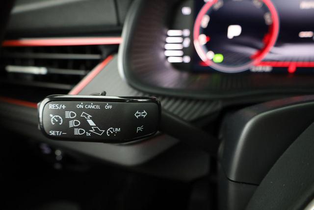 Skoda Kamiq Monte Carlo 1.0 TSI DSG Carlo, Pano, Matrix, Navi, Kamera, 17-Zoll, 5 J.-Garantie 