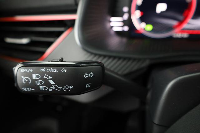 Skoda Kamiq Monte Carlo 1.0 TSI DSG Carlo, Pano, AHK, Navi, Matrix, el.Klappe, 18-Zoll, 5 J.-Garantie 
