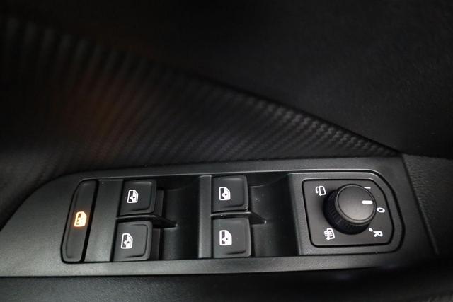 Skoda Kamiq Monte Carlo 1.0 TSI DSG Carlo, Pano, AHK, Navi, Matrix, el.Klappe, 18-Zoll, 5 J.-Garantie 