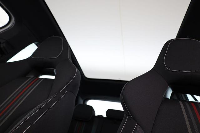 Skoda Kamiq Monte Carlo 1.0 TSI DSG Carlo, Pano, AHK, Navi, Matrix, el.Klappe, 18-Zoll, 5 J.-Garantie 