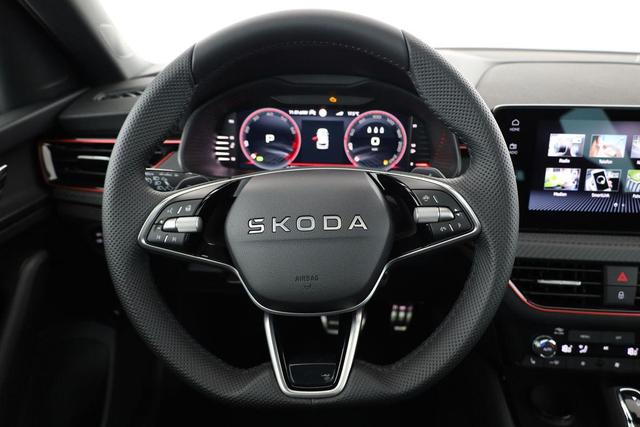 Skoda Kamiq Monte Carlo 1.0 TSI DSG Carlo, Pano, AHK, Navi, Matrix, el.Klappe, 18-Zoll, 5 J.-Garantie 