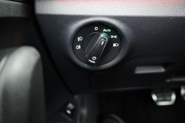 Skoda Kamiq Monte Carlo 1.0 TSI DSG Carlo, Pano, AHK, Navi, Matrix, el.Klappe, 18-Zoll, 5 J.-Garantie 