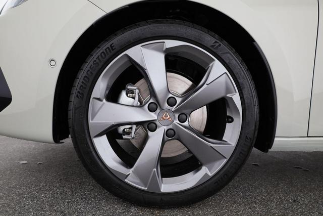 Cupra Leon Sportstourer 2.0 TSI 150 kW 4Drive DSG 4Drive, Navi, Side, Matrix, el. Klappe, 18-Zoll, 5 J.-Garantie 