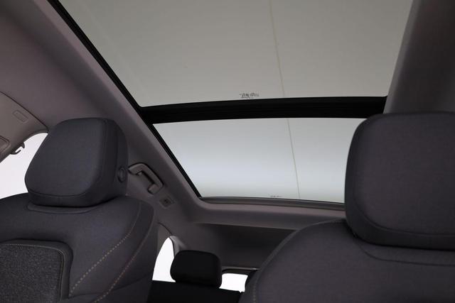Skoda Kodiaq 1.5 TSI iV 150 kW Selection Selection, AHK, Pano, Navi, Kamera, Side, el. Klappe, Winter, sofort 