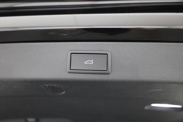 Skoda Kodiaq 1.5 TSI iV 150 kW Selection Selection, AHK, Pano, Navi, Kamera, Side, el. Klappe, Winter, sofort 