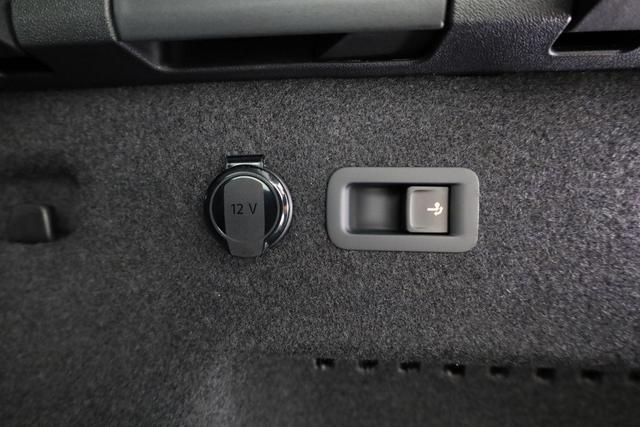 Skoda Kodiaq 1.5 TSI iV 150 kW Selection Selection, AHK, Pano, Navi, Kamera, Side, el. Klappe, Winter, sofort 