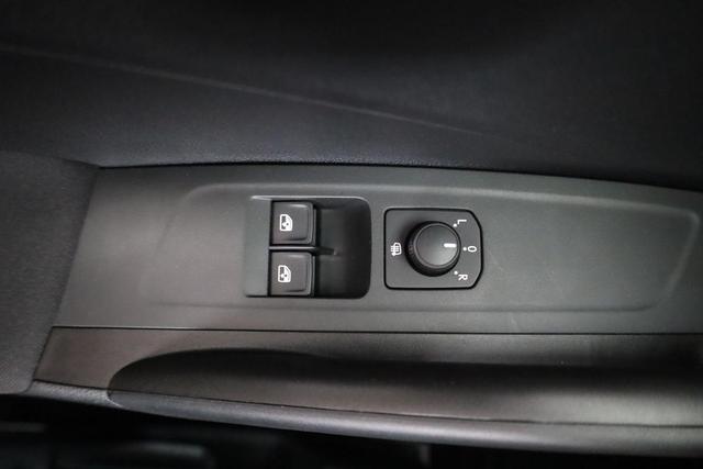 Skoda Fabia Selection 1.0 TSI Selection, AHK, Tempomat, Ladeboden, Park, Winterpaket, SmartLink, 4-J Garantie 