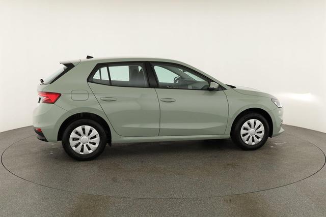 Skoda Fabia Selection 1.0 TSI Selection, AHK, Tempomat, Ladeboden, Park, Winterpaket, SmartLink, 4-J Garantie 