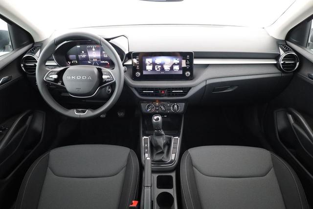 Skoda Fabia Selection 1.0 TSI Selection, AHK, Tempomat, Ladeboden, Park, Winterpaket, SmartLink, 4-J Garantie 