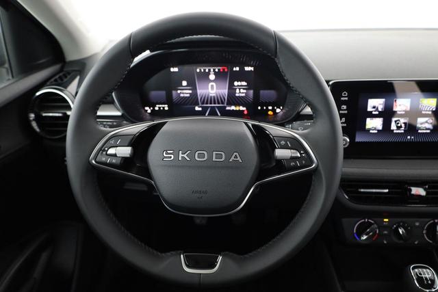 Skoda Fabia Selection 1.0 TSI Selection, AHK, Tempomat, Ladeboden, Park, Winterpaket, SmartLink, 4-J Garantie 