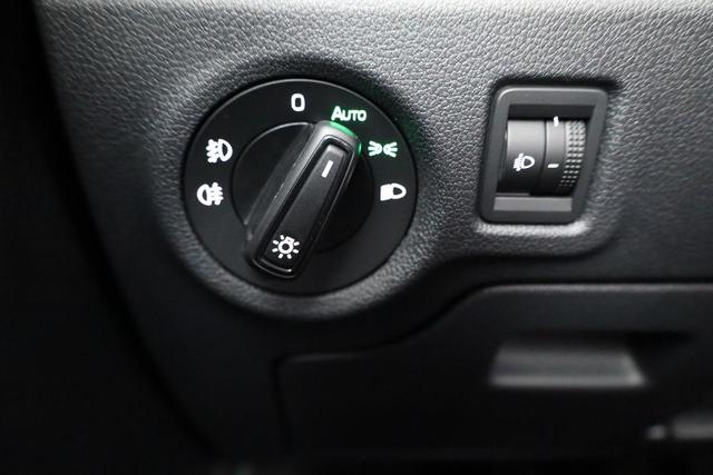Skoda Fabia Selection 1.0 TSI Selection, AHK, Tempomat, Ladeboden, Park, Winterpaket, SmartLink, 4-J Garantie 