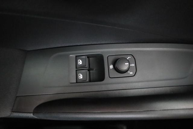 Skoda Fabia Selection 1.0 TSI Selection, AHK, Tempomat, Ladeboden, Park, Winterpaket, SmartLink, 4-J Garantie 