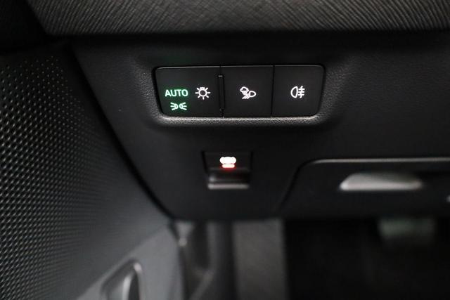Skoda Kodiaq 1.5 TSI iV 150 kW Selection Selection, AHK, Pano, Navi, Kamera, Side, el. Klappe, Winter, sofort 