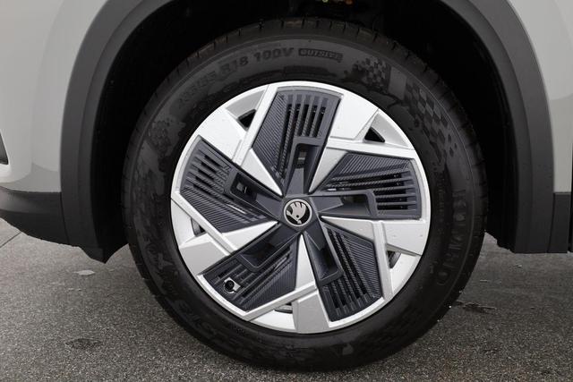Skoda Kodiaq 1.5 TSI iV 150 kW Selection Selection, AHK, Pano, Navi, Kamera, Side, el. Klappe, Winter, sofort 