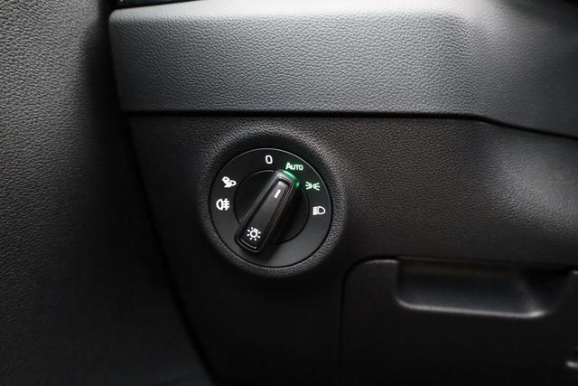 Skoda Karoq Sportline 1.5 TSI DSG Sportline, Pano, AHK, Navi, CANTON, Matrix, AreaView, Side, Kamera, el. Klappe, FS-beheizbar, 5 J.-Garantie 