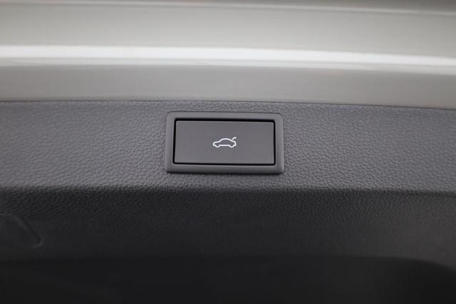 Skoda Karoq Sportline 1.5 TSI DSG Sportline, Pano, AHK, Navi, CANTON, Matrix, AreaView, Side, Kamera, el. Klappe, FS-beheizbar, 5 J.-Garantie 