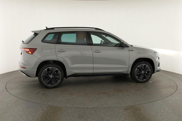 Skoda Karoq Sportline 1.5 TSI DSG Sportline, Pano, AHK, Navi, CANTON, Matrix, AreaView, Side, Kamera, el. Klappe, FS-beheizbar, 5 J.-Garantie 