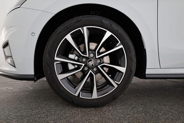 Skoda Fabia Monte Carlo 1.5 TSI DSG Carlo, Ladeboden, LED, Kamera, App-Connect, Winter, 17-Zoll 