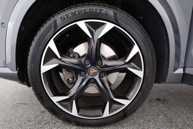 Cupra Formentor Basis 1.5 TSI DSG, AHK, Navi, Kamera, Side, LED, 19-Zoll 