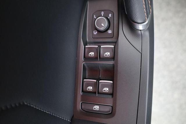 Cupra Formentor Basis 1.5 TSI DSG, AHK, Navi, Kamera, Side, LED, 19-Zoll 