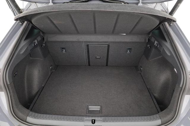 Cupra Formentor Basis 1.5 TSI DSG, AHK, Navi, Kamera, Side, LED, 19-Zoll 
