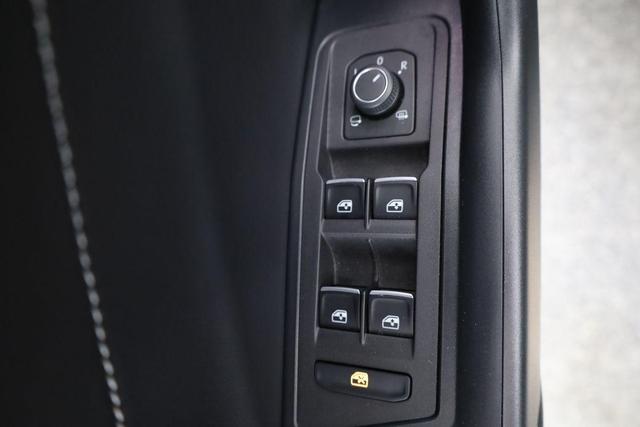 Volkswagen T-Roc R-Line 4Motion 2.0 TSI DSG 4M Black, AHK, Navi, Kamera, easyOpen 