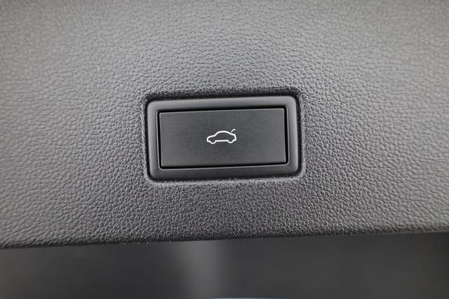 Volkswagen T-Roc R-Line 4Motion 2.0 TSI DSG 4M Black, AHK, Navi, Kamera, easyOpen 