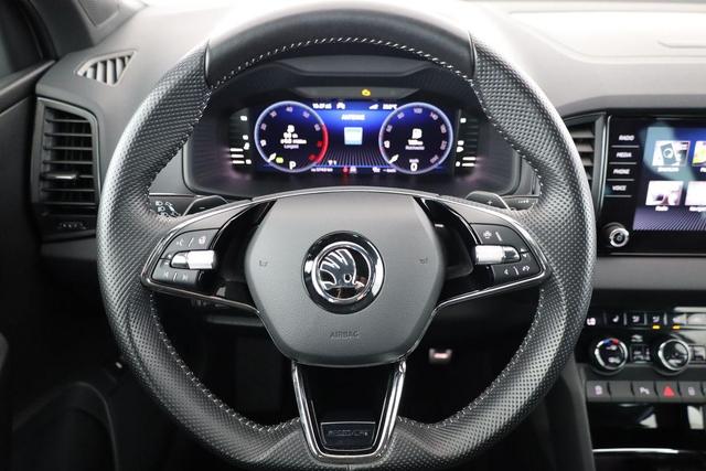 Skoda Karoq Sportline 1.5 TSI DSG Sportline, AHK, Navi, el. Klappe, ACC, Kamera, 19-Zoll 