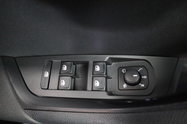 Skoda Karoq Sportline 1.5 TSI DSG Sportline, AHK, Navi, el. Klappe, ACC, Kamera, 19-Zoll 