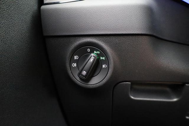 Skoda Karoq Sportline 1.5 TSI DSG Sportline, AHK, Navi, el. Klappe, ACC, Kamera, 19-Zoll 