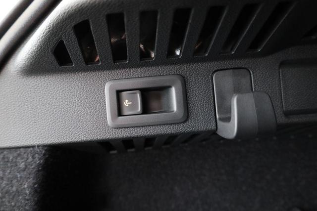 Skoda Kamiq Selection 1.5 TSI DSG Selection, AHK, LED, Kamera, Ladeboden, 16-Zoll, 4 J.-Garantie 