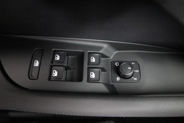 Cupra Terramar 1.5 eTSI DSG, Pano, AHK, Matrix, Navi, HuD, el. Klappe, 20-Zoll 