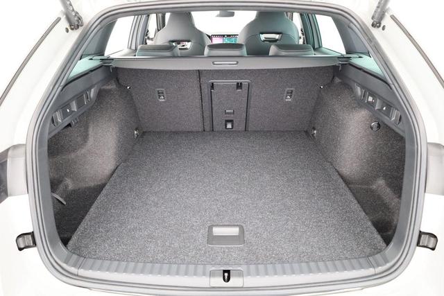 Skoda Octavia Combi 2.0 TDI 110 kW Sportline DSG Sportline, AHK, Navi, Matrix, Side, Kamera, Winter, 5 J.-Garantie 