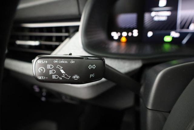 Skoda Kamiq Selection 1.5 TSI DSG Selection, AHK, LED, Kamera, Ladeboden, 16-Zoll, 4 J.-Garantie 