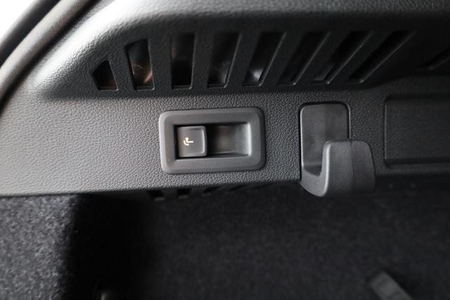 Skoda Kamiq Selection 1.5 TSI DSG Selection, AHK, LED, Kamera, Ladeboden, 16-Zoll, 4 J.-Garantie 