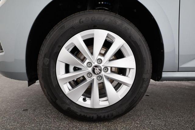 Skoda Kamiq Selection 1.5 TSI DSG Selection, AHK, LED, Kamera, Ladeboden, 16-Zoll, 4 J.-Garantie 