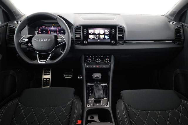 Skoda Karoq Sportline 1.5 TSI DSG Sportline, Navi, CANTON, Matrix, AreaView, Side, Kamera, el. Klappe, FS-beheizbar, 5 J.-Garantie 