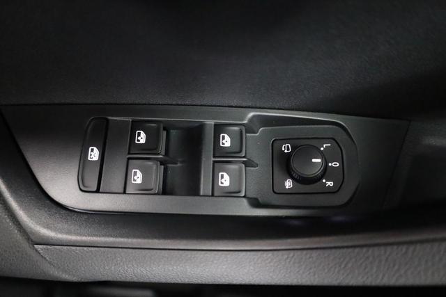 Skoda Karoq Sportline 1.5 TSI DSG Sportline, Navi, CANTON, Matrix, AreaView, Side, Kamera, el. Klappe, FS-beheizbar, 5 J.-Garantie 