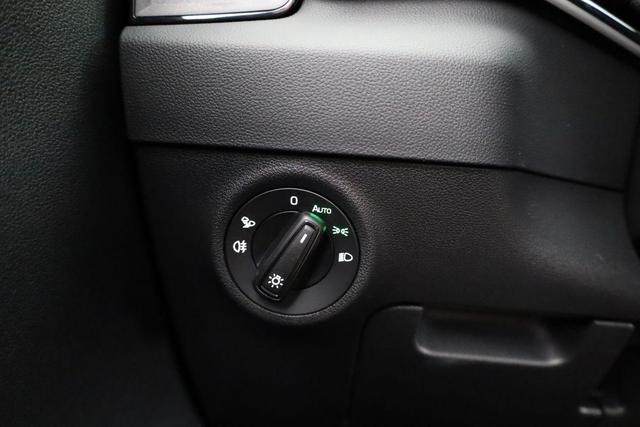 Skoda Karoq Sportline 1.5 TSI DSG Sportline, Pano, AHK, Navi, CANTON, Matrix, AreaView, Side, Kamera, el. Klappe, FS-beheizbar, 5 J.-Garantie 