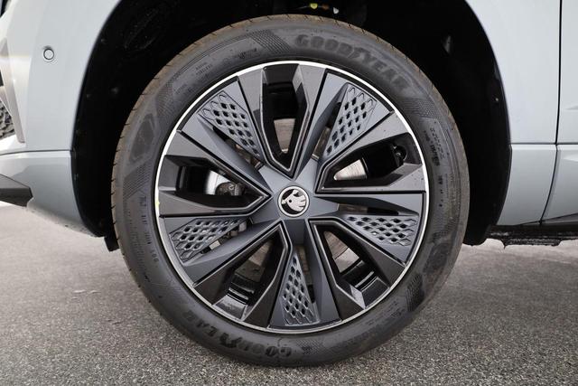 Skoda Karoq Sportline 1.5 TSI DSG Sportline, Pano, AHK, Navi, CANTON, Matrix, AreaView, Side, Kamera, el. Klappe, FS-beheizbar, 5 J.-Garantie 