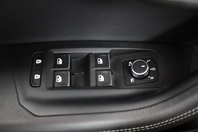 Volkswagen Touareg 3.0 TDI 210 kW 4Motion R-Line V6 Black, Pano, HUD, Leder, Luft, Standheizung 