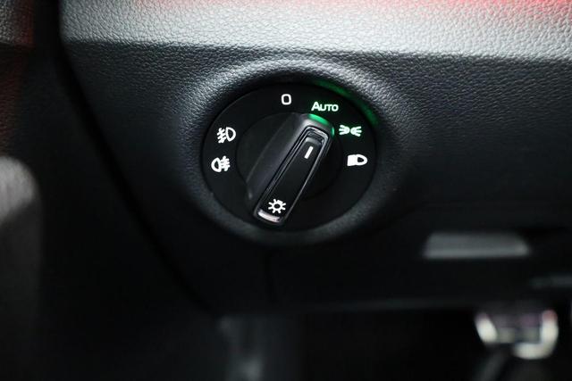 Skoda Kamiq Monte Carlo 1.0 TSI DSG Carlo, Pano, Matrix, Navi, Kamera, 17-Zoll, 5 J.-Garantie 