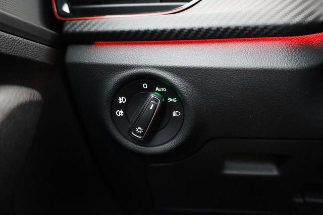Skoda Kamiq Monte Carlo 1.0 TSI DSG Carlo, Pano, Matrix, Navi, Kamera, 17-Zoll, 5 J.-Garantie 