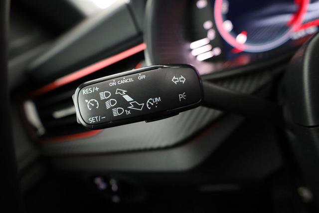 Skoda Kamiq Monte Carlo 1.5 TSI Carlo, Pano, Matrix, Navi, Kamera, 5 J.-Garantie 