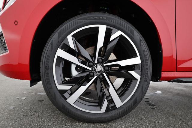 Skoda Kamiq Monte Carlo 1.5 TSI Carlo, Pano, AHK, Matrix, Navi, el. Klappe, 18-Zoll, 5 J.-Garantie 
