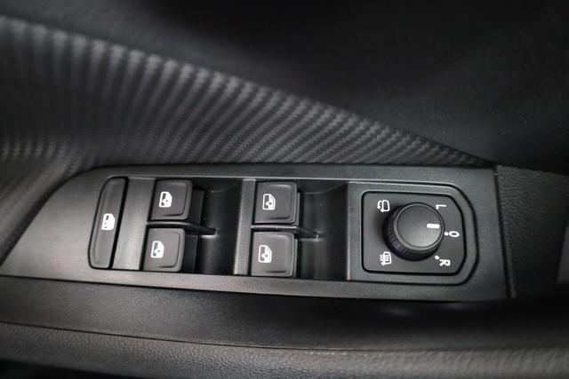 Skoda Kamiq Monte Carlo 1.5 TSI Carlo, Pano, AHK, Matrix, Navi, el. Klappe, 18-Zoll, 5 J.-Garantie 