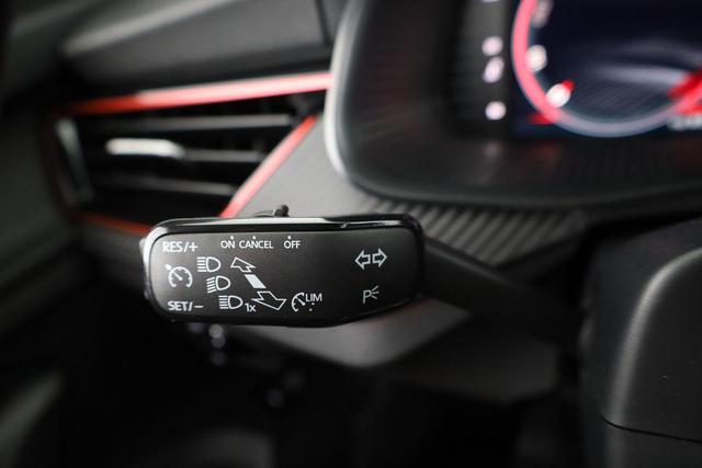 Skoda Kamiq Monte Carlo 1.5 TSI Carlo, Pano, AHK, Matrix, Navi, el. Klappe, 18-Zoll, 5 J.-Garantie 