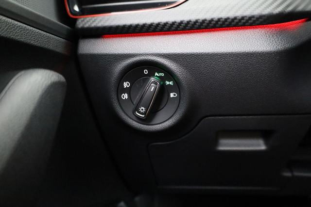 Skoda Kamiq Monte Carlo 1.5 TSI DSG Carlo, Pano, AHK, Matrix, Navi, Side, 18-Zoll, 5 J.-Garantie 